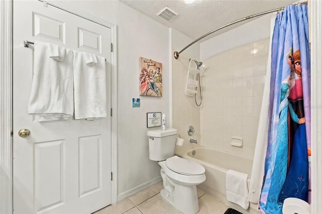 For Sale: $410,000 (4 beds, 3 baths, 1689 Square Feet)