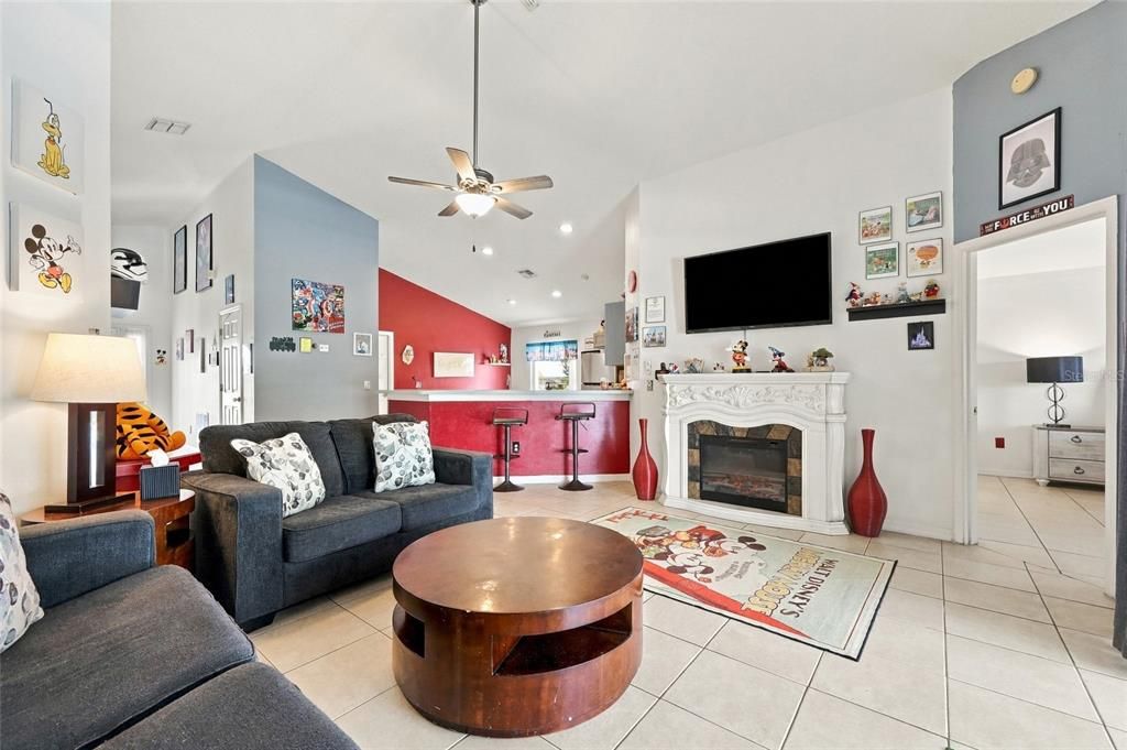 For Sale: $410,000 (4 beds, 3 baths, 1689 Square Feet)