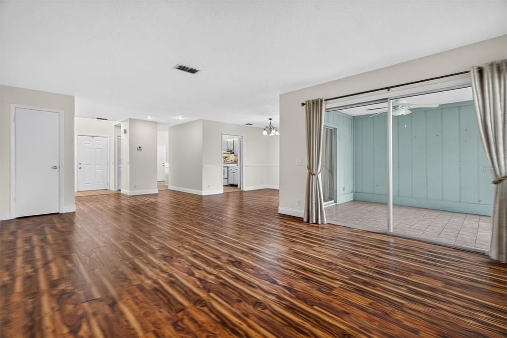 En Venta: $275,900 (3 camas, 2 baños, 1775 Pies cuadrados)