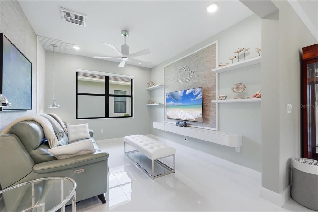 En Venta: $590,000 (2 camas, 2 baños, 1671 Pies cuadrados)