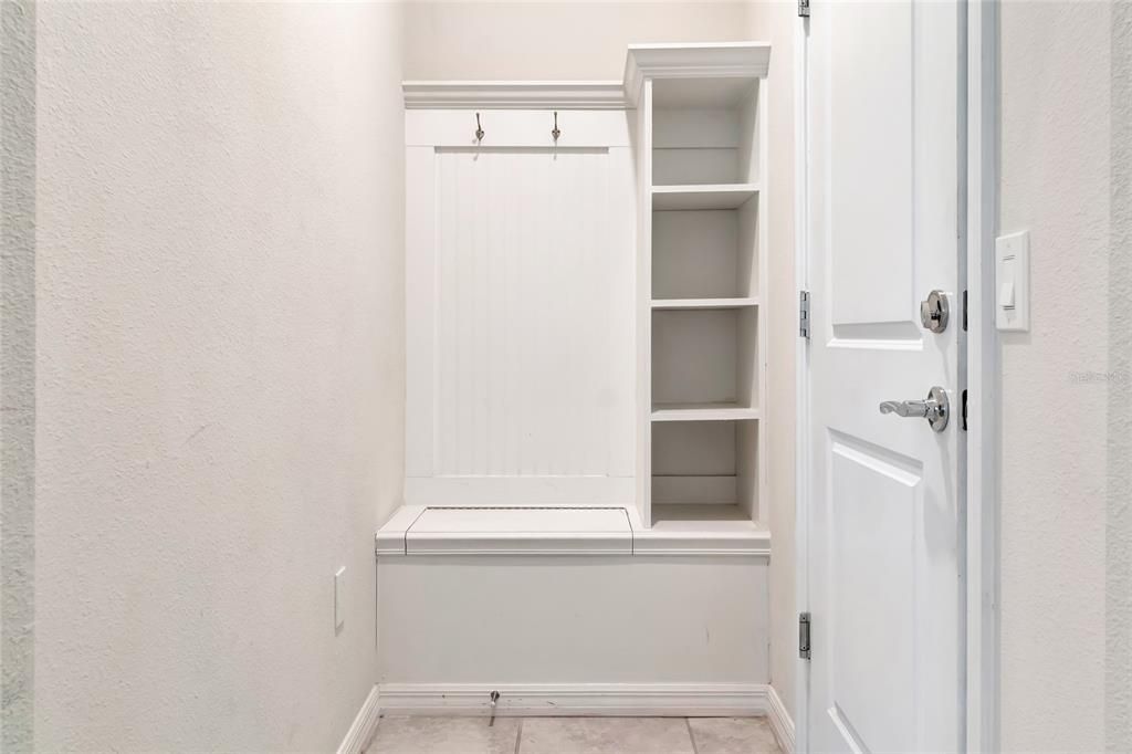 En Venta: $550,000 (5 camas, 4 baños, 2700 Pies cuadrados)
