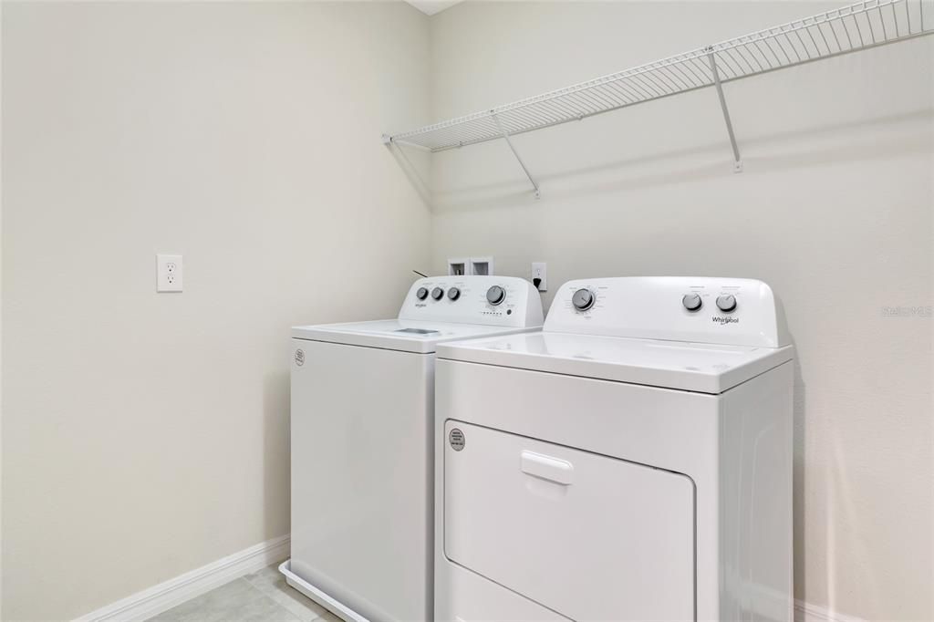 En Venta: $550,000 (5 camas, 4 baños, 2700 Pies cuadrados)