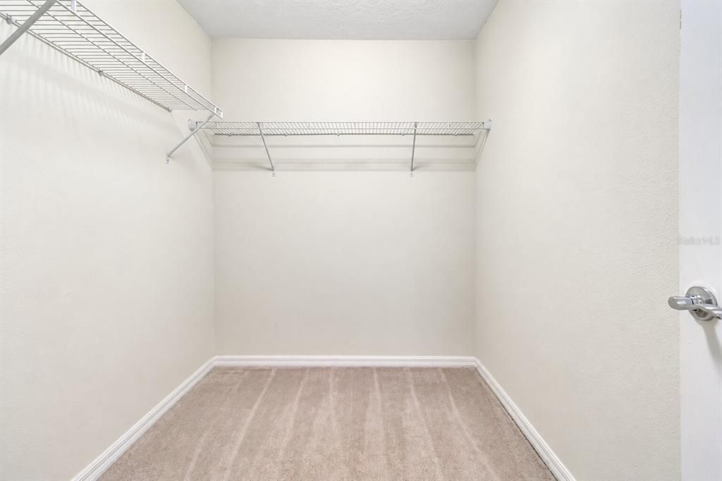 En Venta: $550,000 (5 camas, 4 baños, 2700 Pies cuadrados)