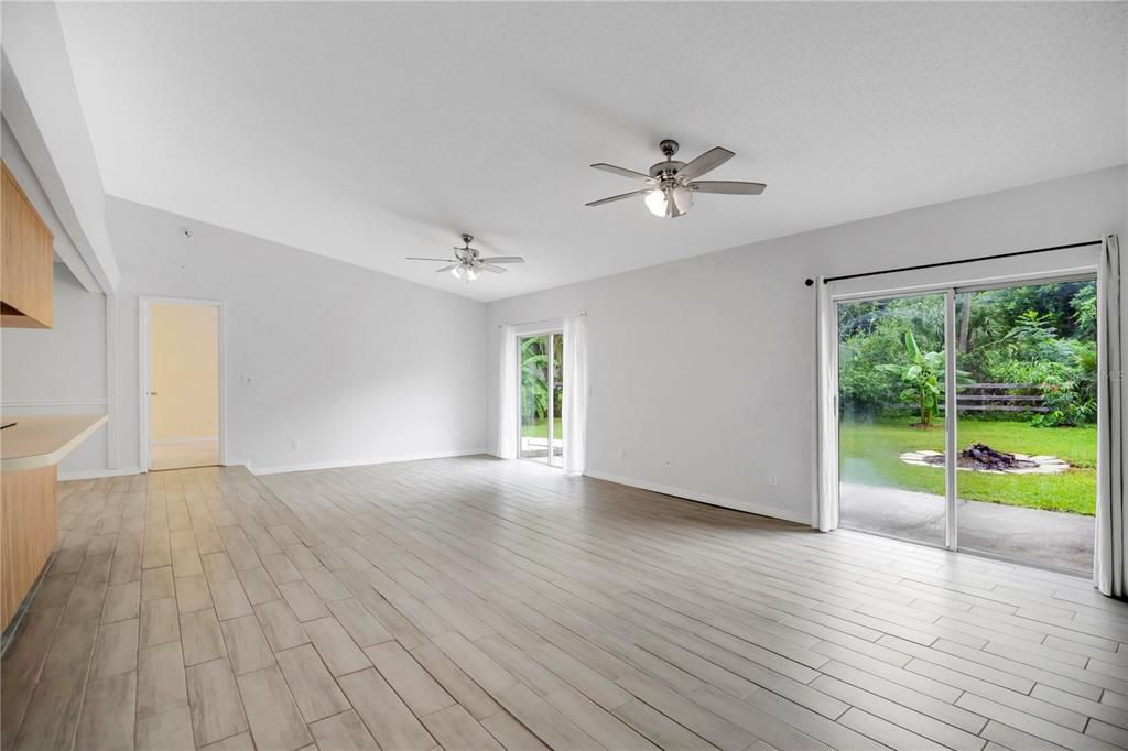 For Sale: $375,000 (3 beds, 2 baths, 1812 Square Feet)