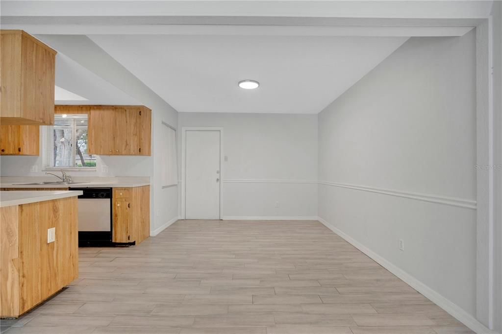 For Sale: $375,000 (3 beds, 2 baths, 1812 Square Feet)
