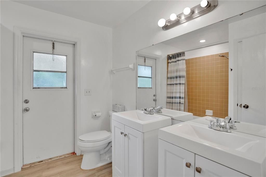 For Sale: $375,000 (3 beds, 2 baths, 1812 Square Feet)