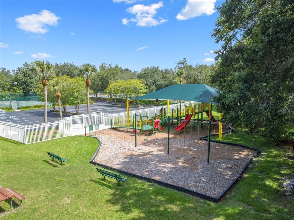 На продажу: $225,000 (2 спален, 2 ванн, 1708 Квадратных фут)