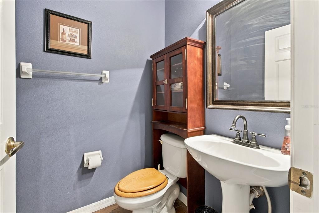 На продажу: $225,000 (2 спален, 2 ванн, 1708 Квадратных фут)