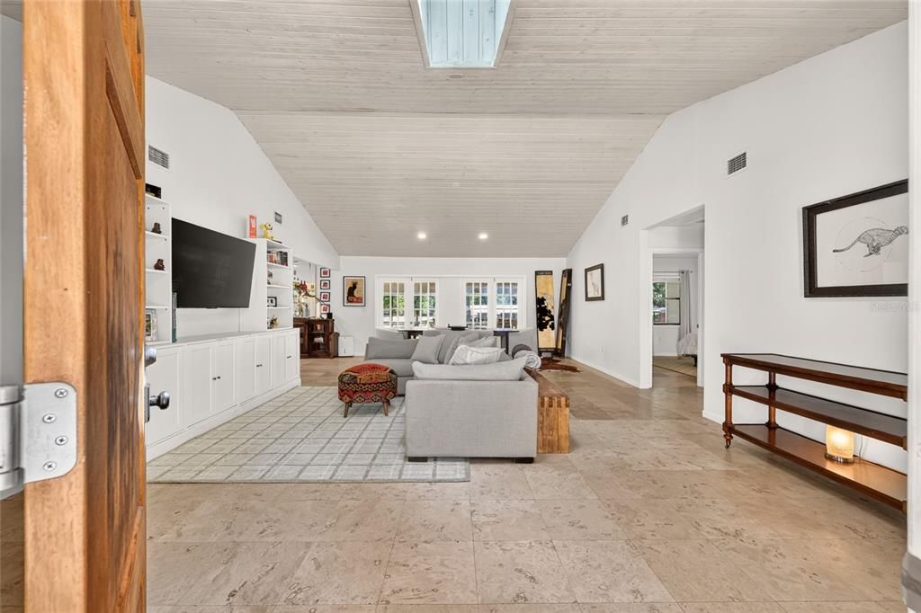 En Venta: $1,500,000 (3 camas, 2 baños, 1952 Pies cuadrados)