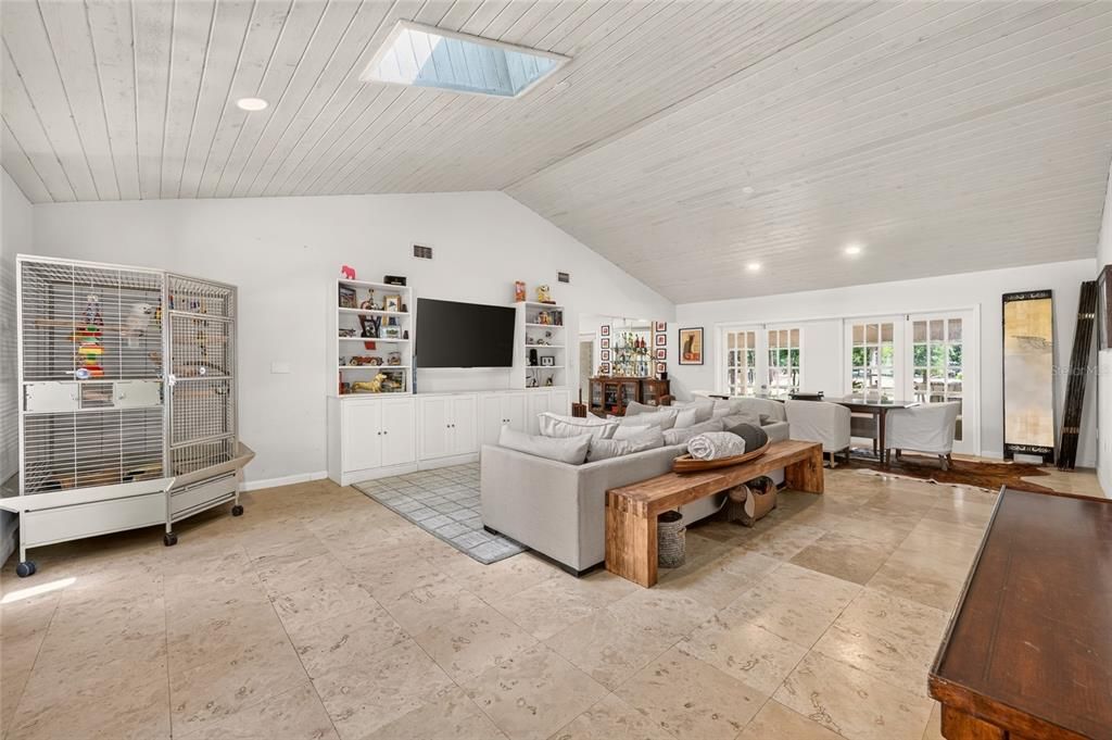 En Venta: $1,500,000 (3 camas, 2 baños, 1952 Pies cuadrados)