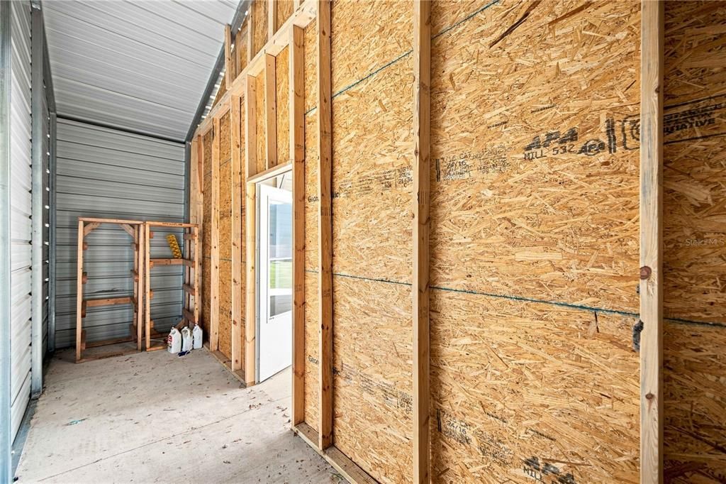 For Sale: $258,900 (2 beds, 2 baths, 1067 Square Feet)