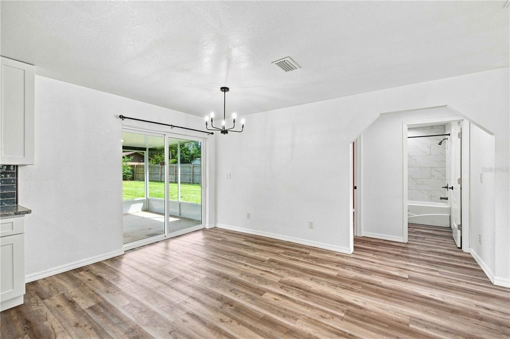 For Sale: $258,900 (2 beds, 2 baths, 1067 Square Feet)