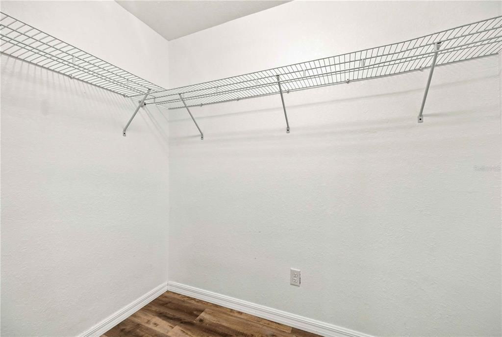 For Sale: $258,900 (2 beds, 2 baths, 1067 Square Feet)