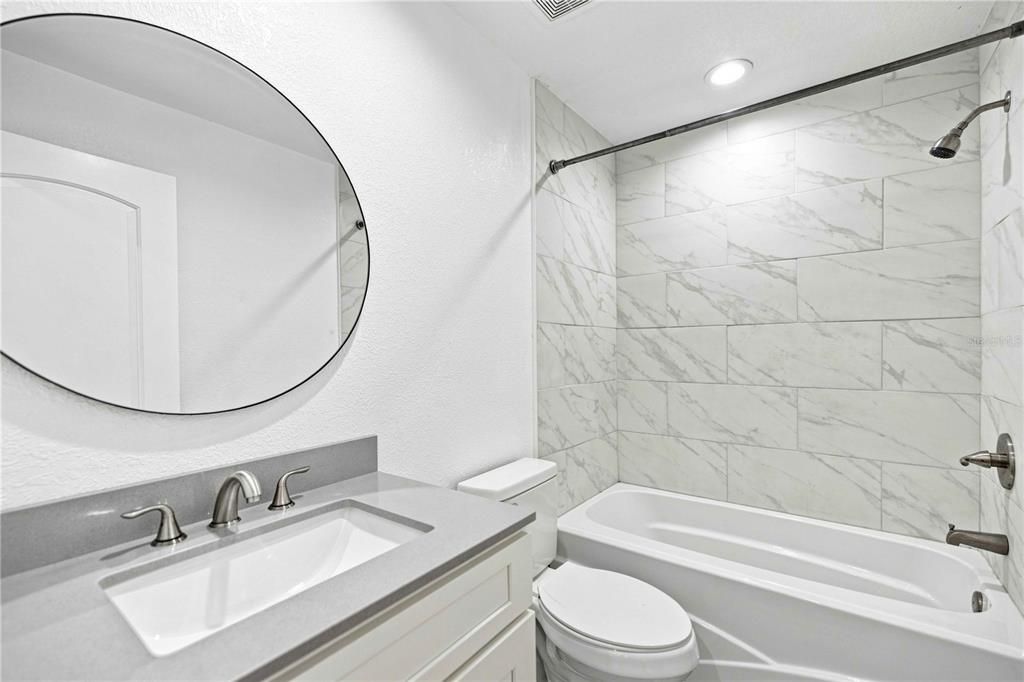 For Sale: $258,900 (2 beds, 2 baths, 1067 Square Feet)