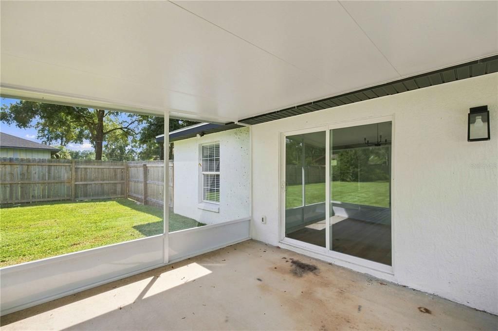 For Sale: $258,900 (2 beds, 2 baths, 1067 Square Feet)