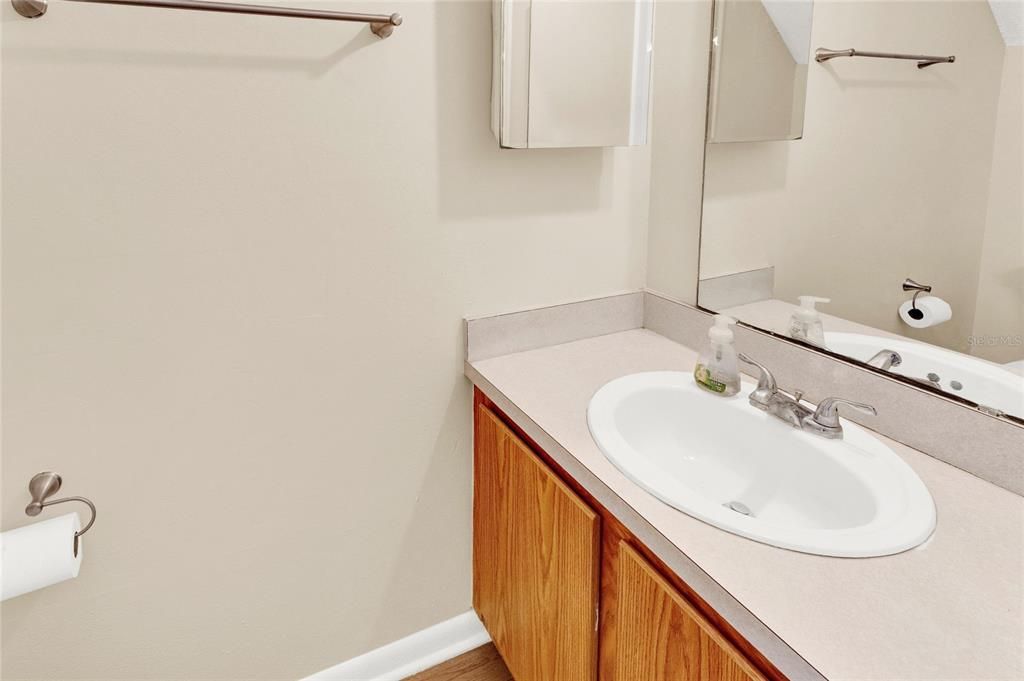 For Sale: $206,999 (2 beds, 1 baths, 898 Square Feet)