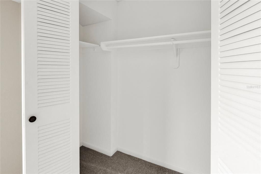For Sale: $206,999 (2 beds, 1 baths, 898 Square Feet)