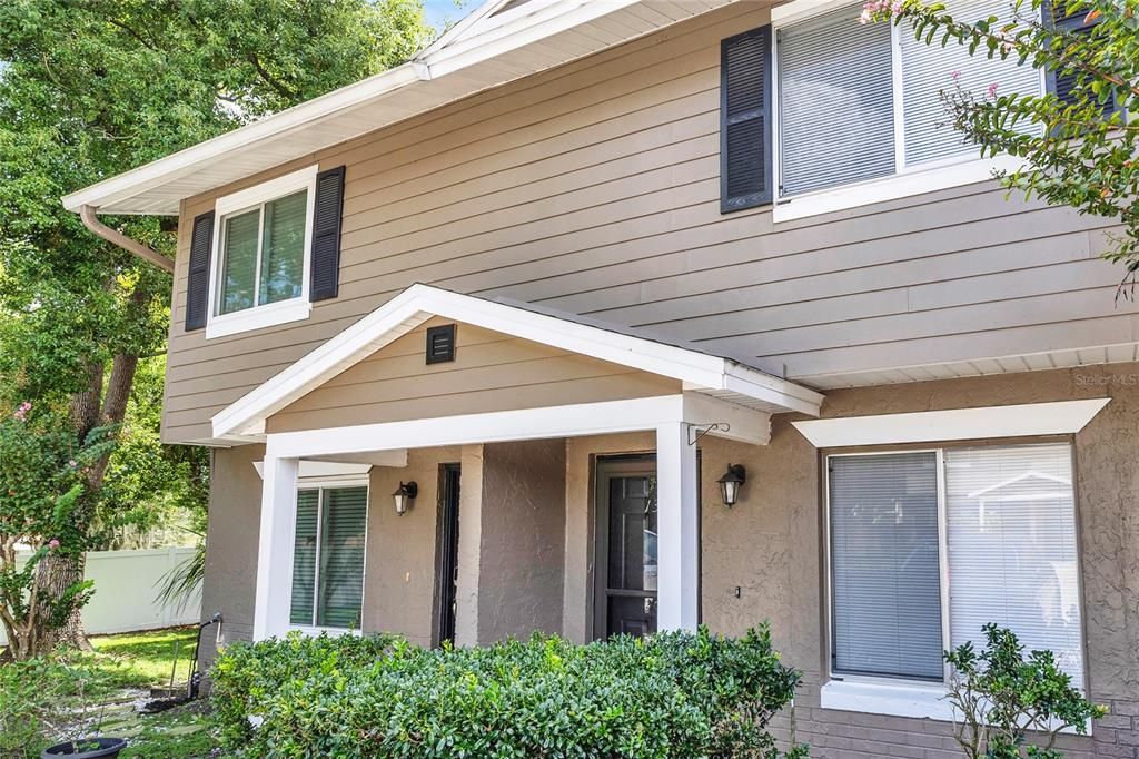 For Sale: $206,999 (2 beds, 1 baths, 898 Square Feet)