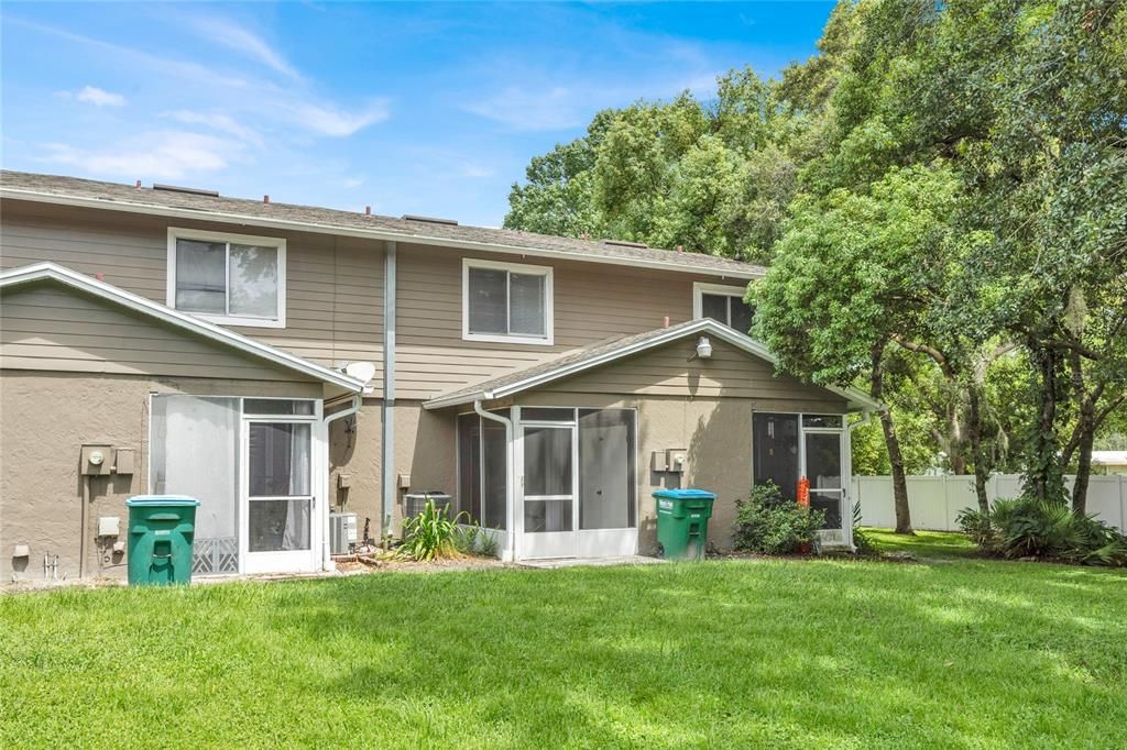 For Sale: $206,999 (2 beds, 1 baths, 898 Square Feet)