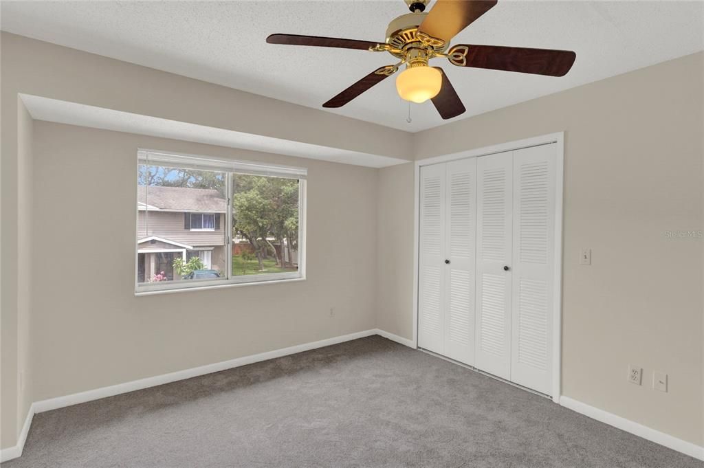 For Sale: $206,999 (2 beds, 1 baths, 898 Square Feet)
