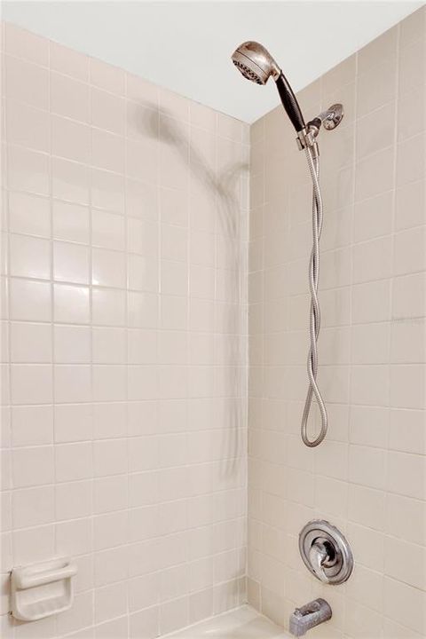 For Sale: $206,999 (2 beds, 1 baths, 898 Square Feet)