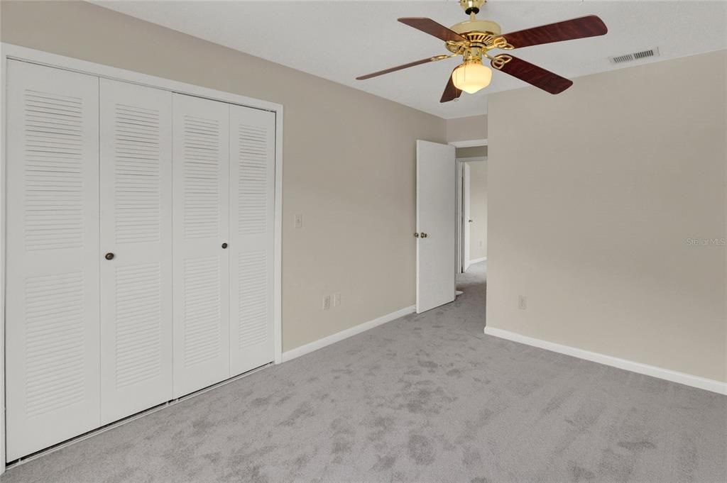 For Sale: $206,999 (2 beds, 1 baths, 898 Square Feet)