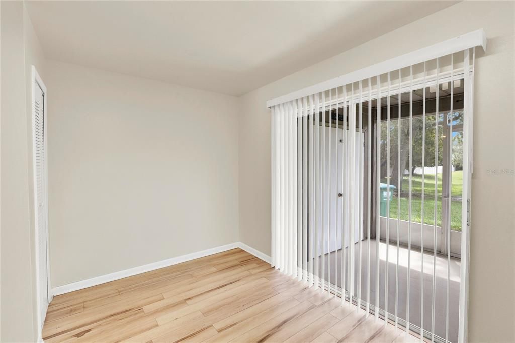 For Sale: $206,999 (2 beds, 1 baths, 898 Square Feet)