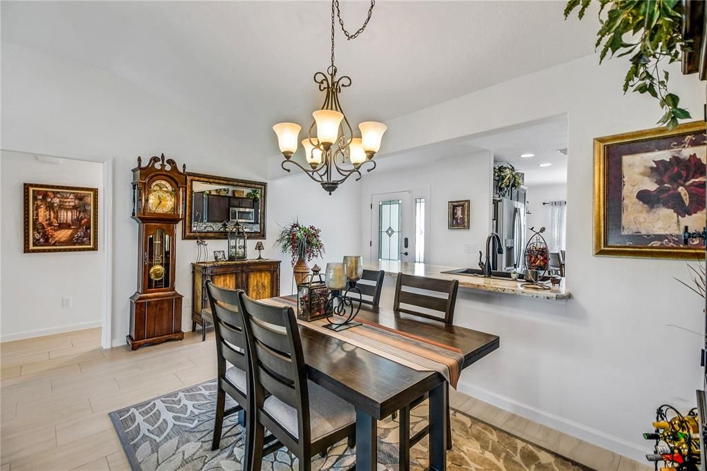 На продажу: $459,900 (3 спален, 2 ванн, 1611 Квадратных фут)