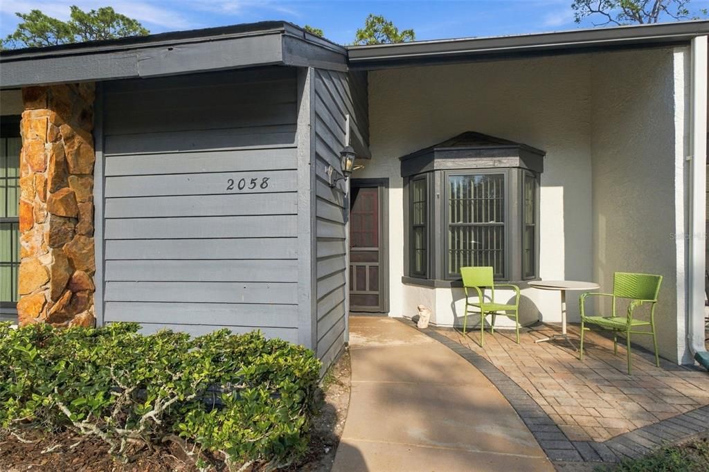 For Sale: $169,800 (2 beds, 2 baths, 995 Square Feet)
