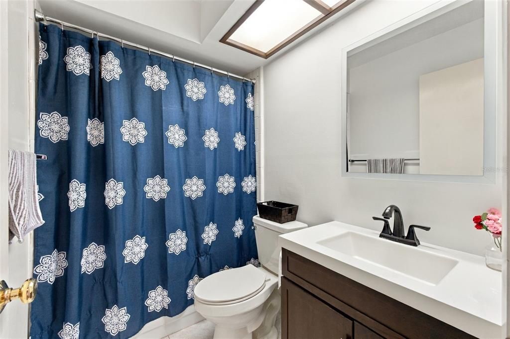 For Sale: $169,800 (2 beds, 2 baths, 995 Square Feet)