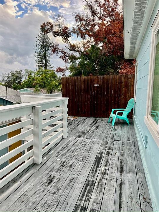 For Rent: $1,950 (2 beds, 1 baths, 688 Square Feet)