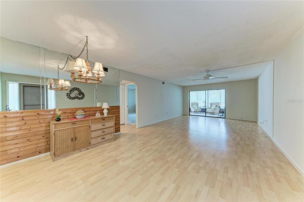 В аренду: $1,650 (2 спален, 2 ванн, 1209 Квадратных фут)