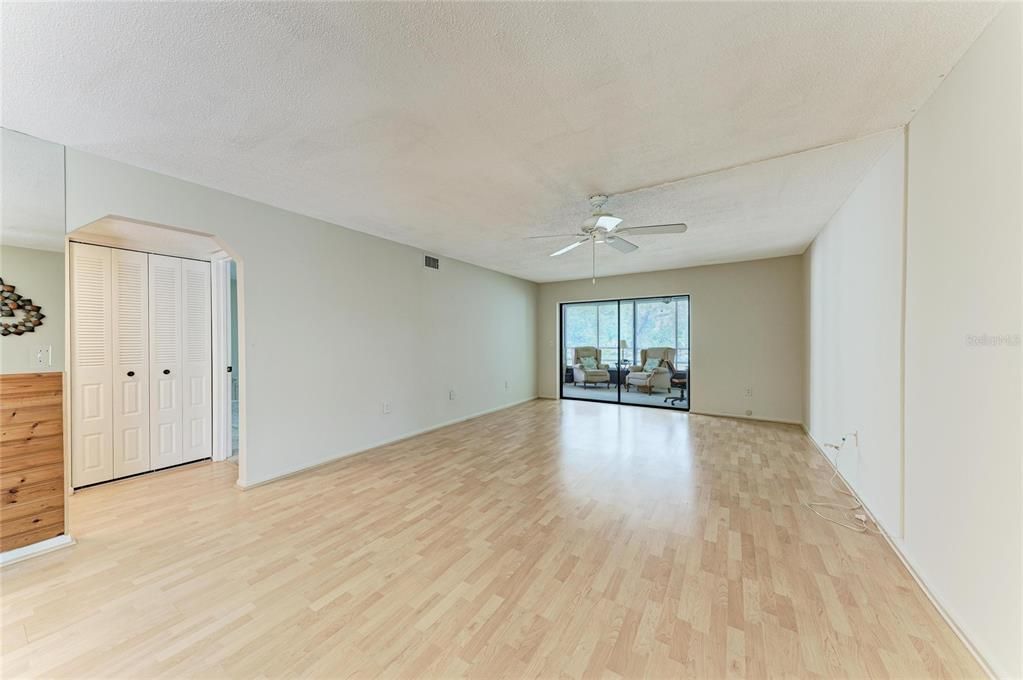 В аренду: $1,650 (2 спален, 2 ванн, 1209 Квадратных фут)