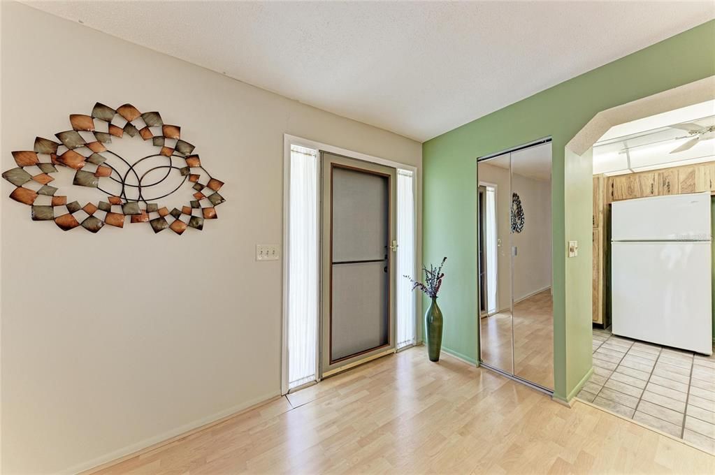 В аренду: $1,650 (2 спален, 2 ванн, 1209 Квадратных фут)