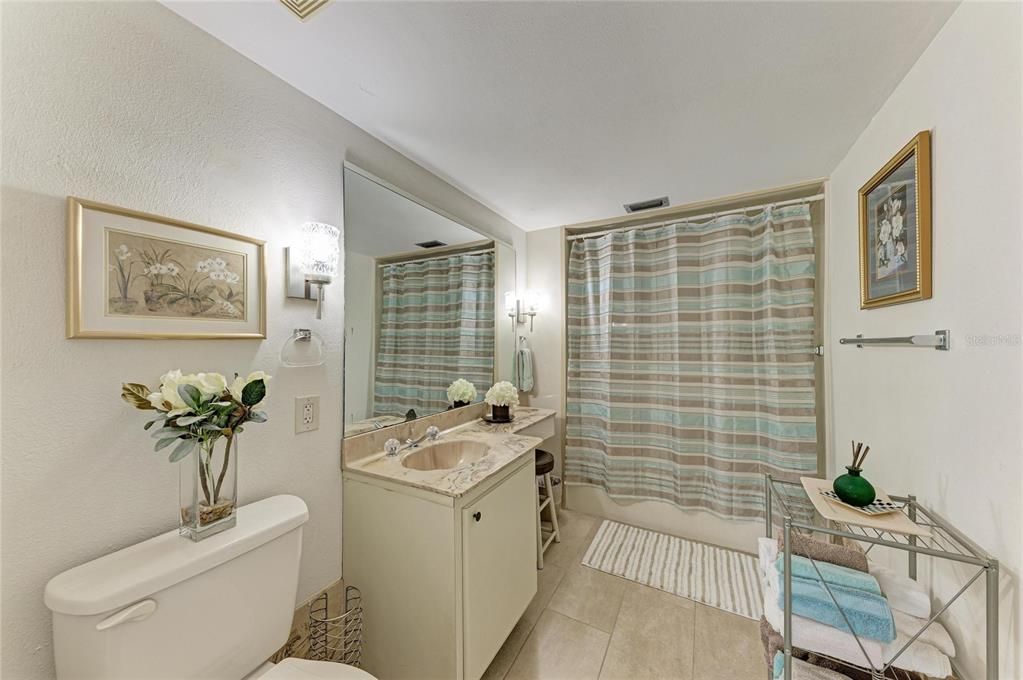 В аренду: $1,650 (2 спален, 2 ванн, 1209 Квадратных фут)