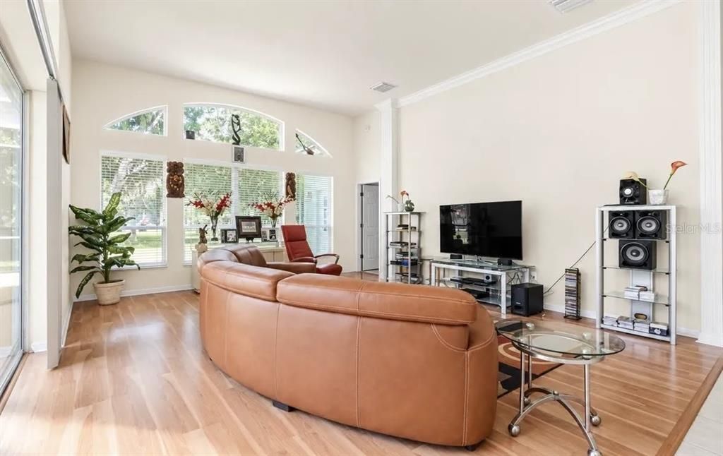 For Rent: $4,100 (4 beds, 3 baths, 2843 Square Feet)