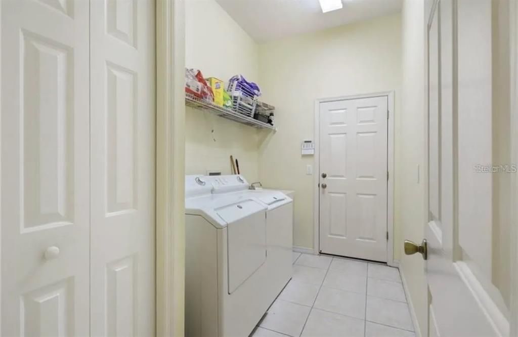 For Rent: $4,100 (4 beds, 3 baths, 2843 Square Feet)