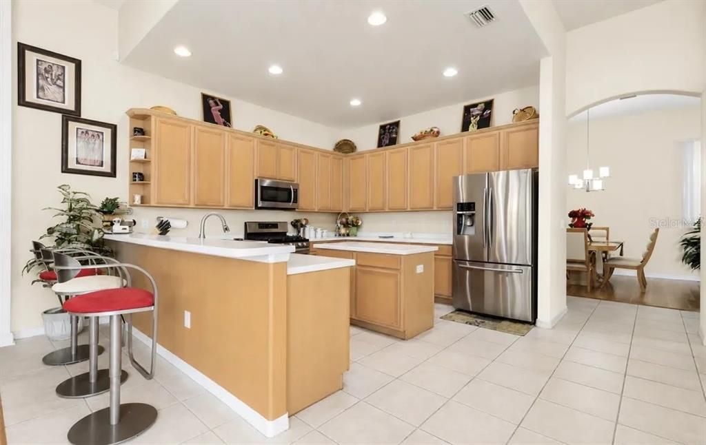 For Rent: $4,100 (4 beds, 3 baths, 2843 Square Feet)