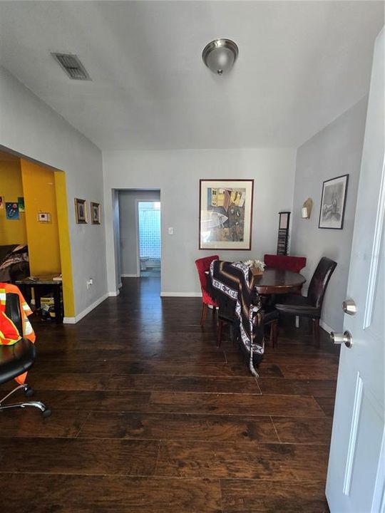 For Sale: $150,000 (3 beds, 1 baths, 1141 Square Feet)