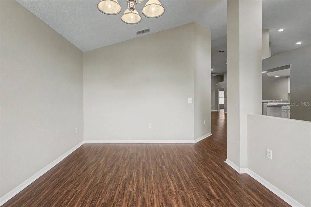 For Sale: $309,000 (3 beds, 2 baths, 1697 Square Feet)