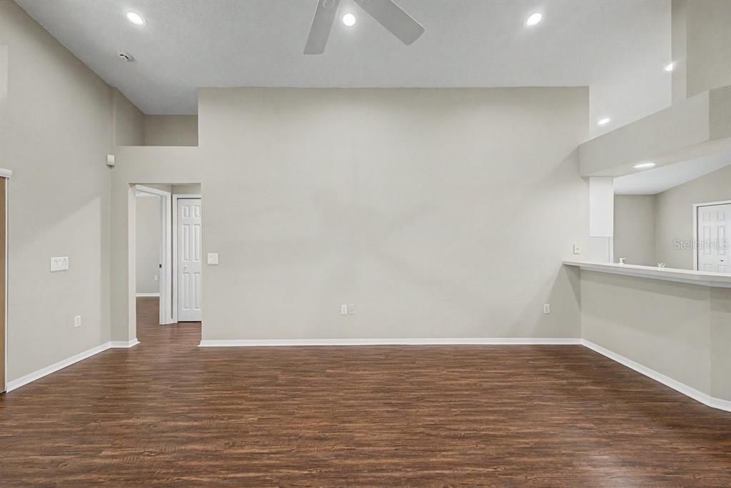 For Sale: $309,000 (3 beds, 2 baths, 1697 Square Feet)