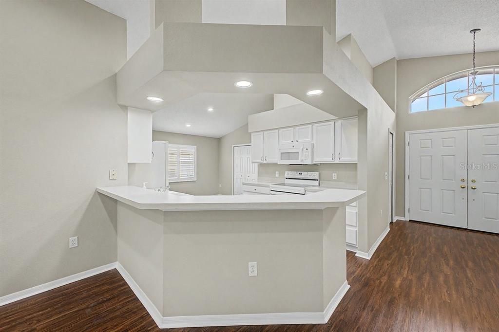 For Sale: $309,000 (3 beds, 2 baths, 1697 Square Feet)