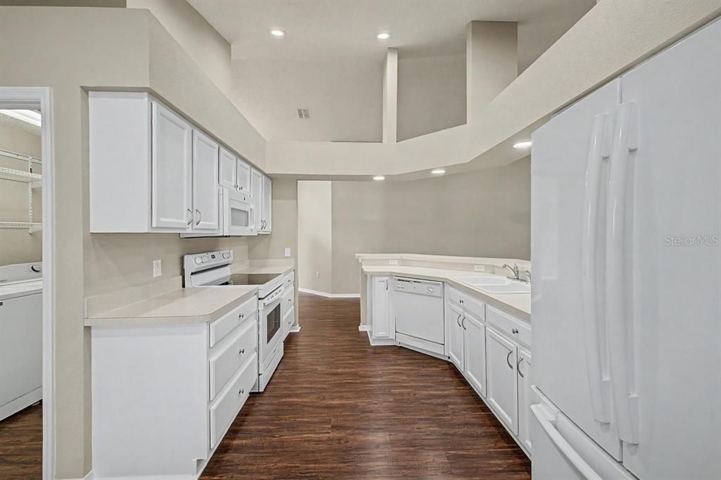 For Sale: $309,000 (3 beds, 2 baths, 1697 Square Feet)
