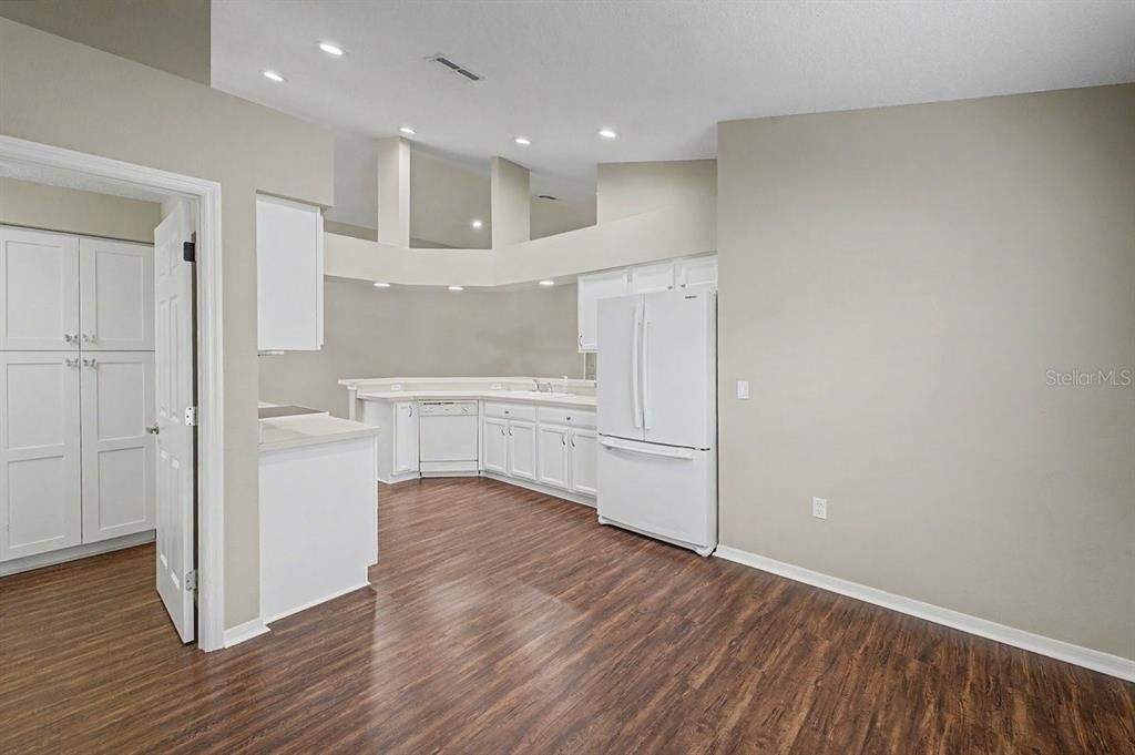 For Sale: $309,000 (3 beds, 2 baths, 1697 Square Feet)