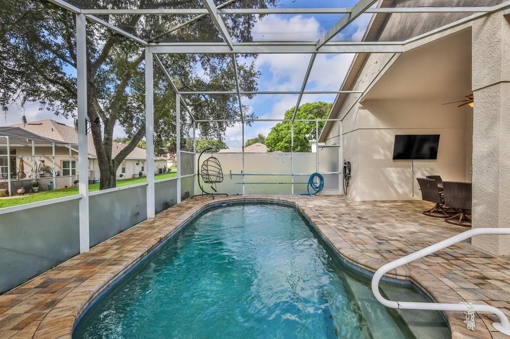 For Sale: $309,000 (3 beds, 2 baths, 1697 Square Feet)