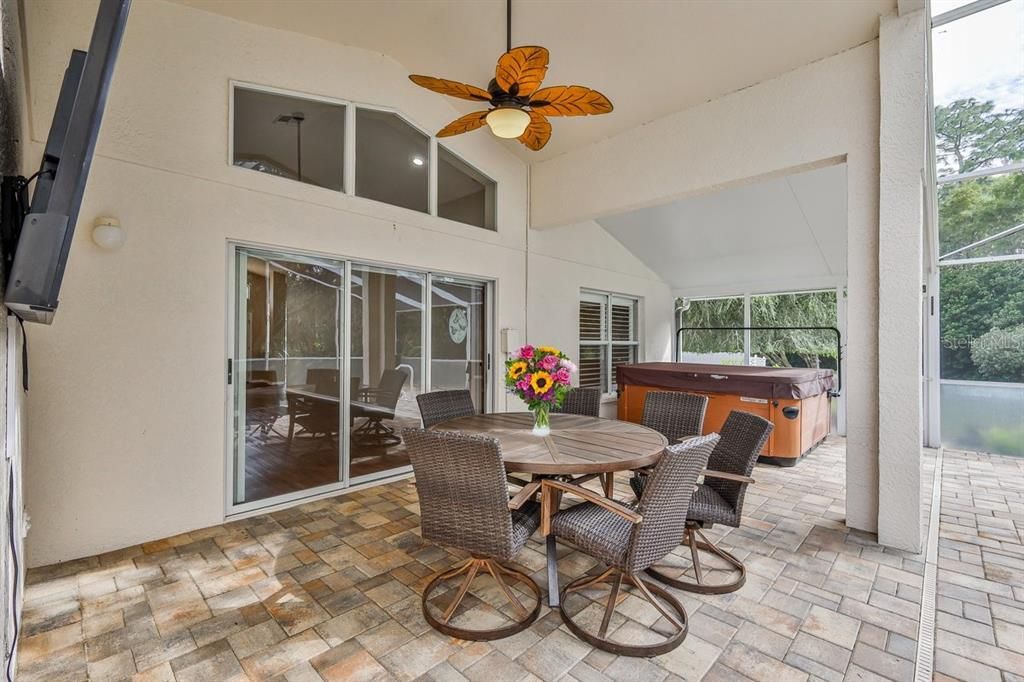 For Sale: $309,000 (3 beds, 2 baths, 1697 Square Feet)