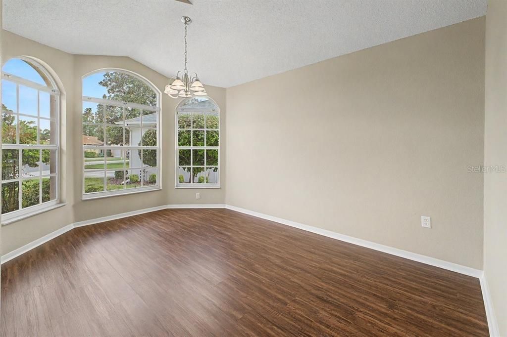 For Sale: $309,000 (3 beds, 2 baths, 1697 Square Feet)