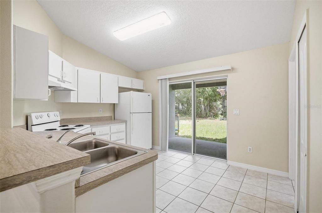 В аренду: $1,495 (3 спален, 2 ванн, 1142 Квадратных фут)
