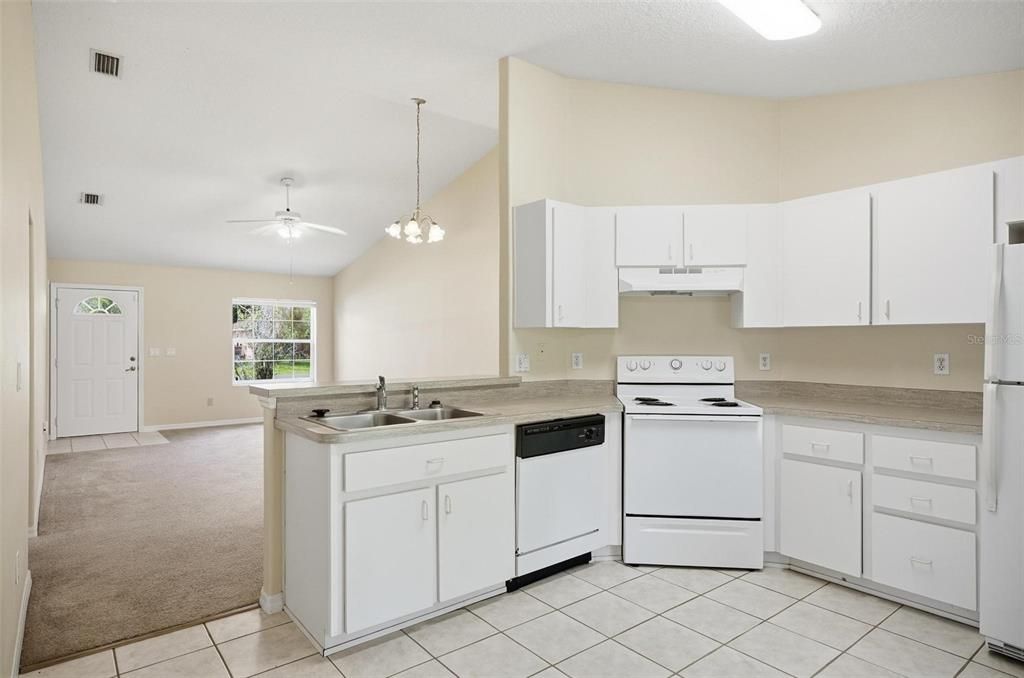 В аренду: $1,495 (3 спален, 2 ванн, 1142 Квадратных фут)