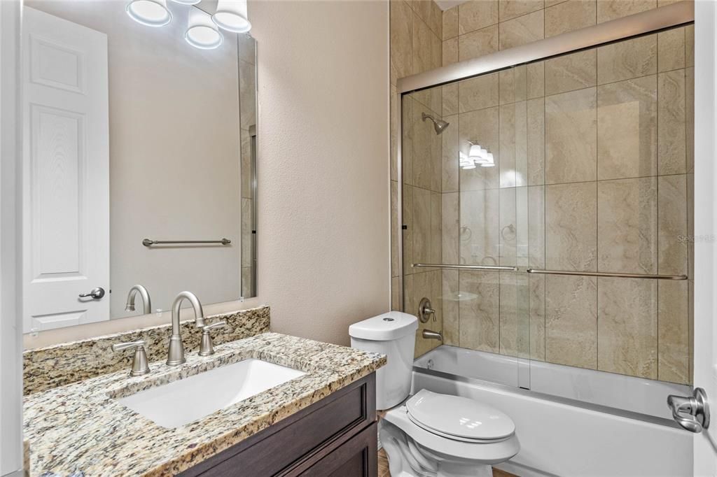 For Sale: $429,900 (3 beds, 3 baths, 2581 Square Feet)
